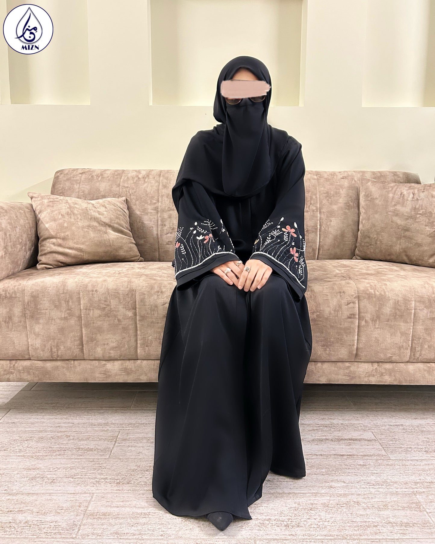 LAYL ABAYA 2