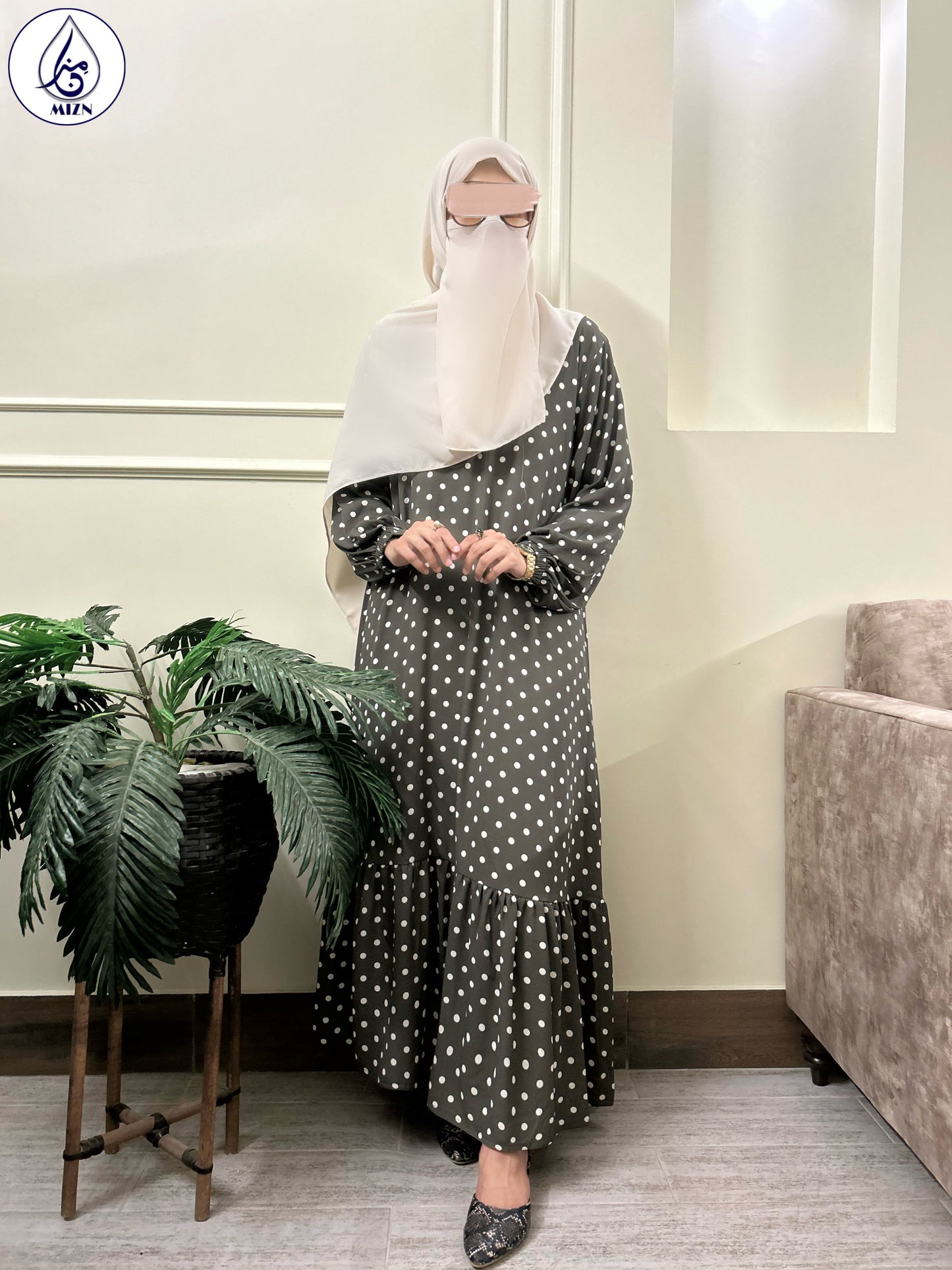 POLKA ABAYA