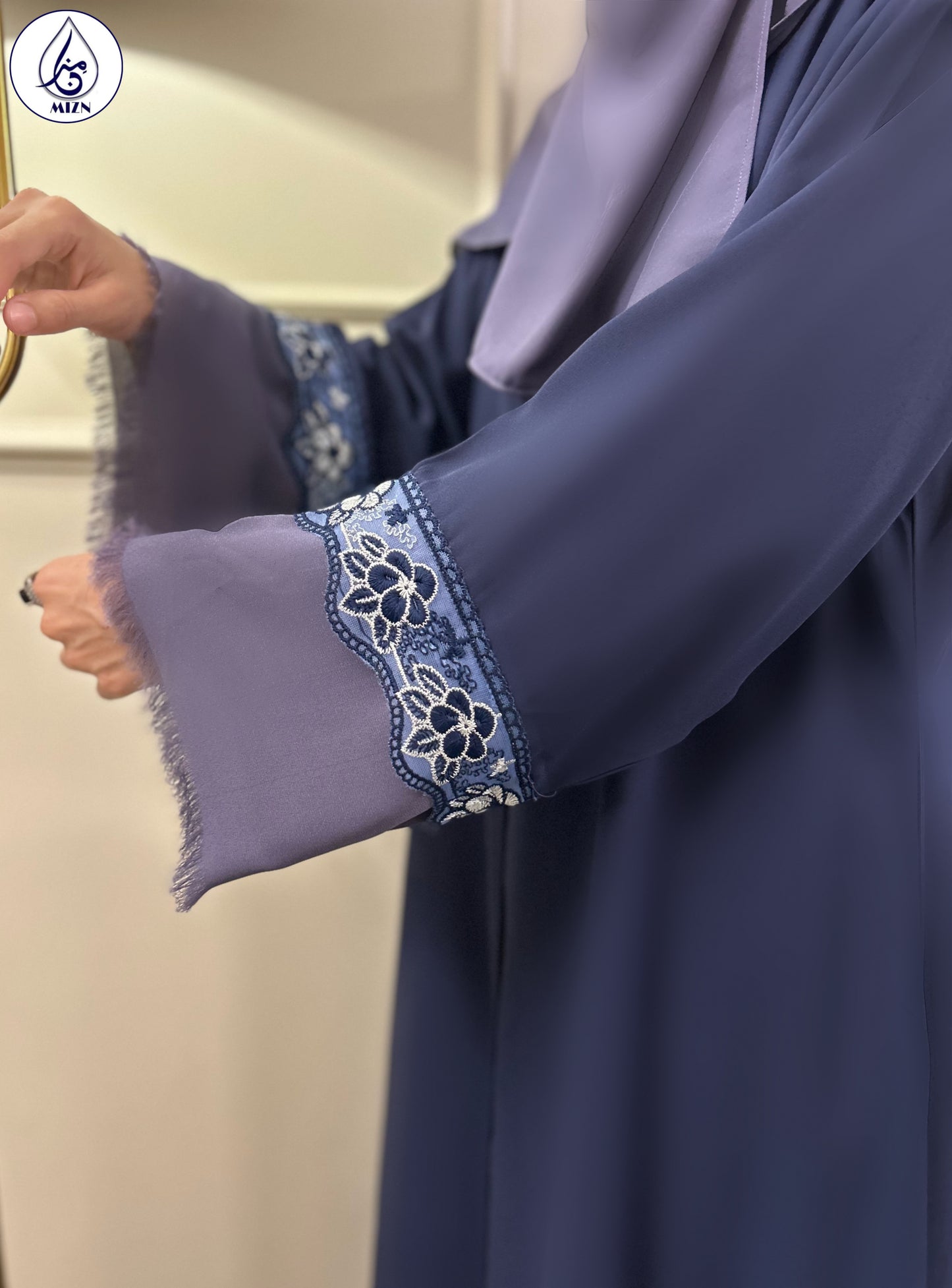 MINA ABAYA
