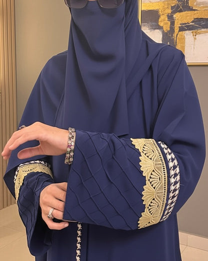 CHEVRON ABAYA