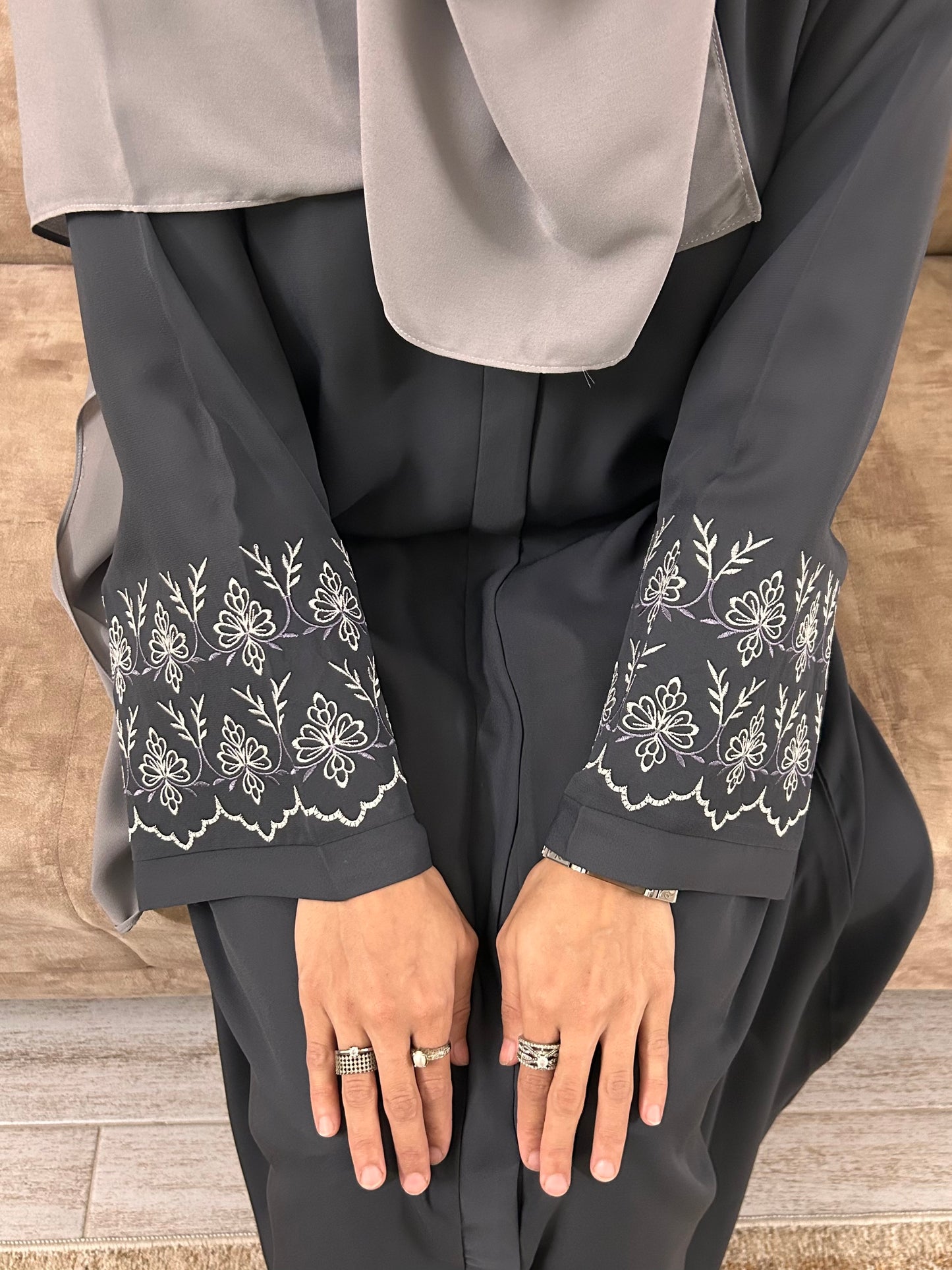 GREY ALASKA ABAYA